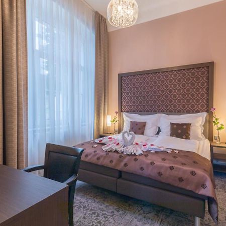 Wellness & Spa Hotel Villa Regenhart Jeseník Kültér fotó