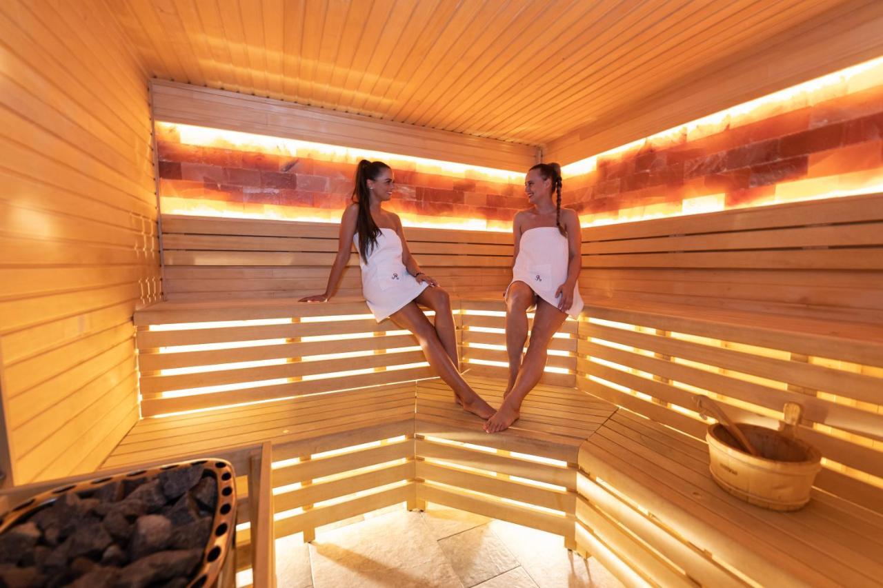 Wellness & Spa Hotel Villa Regenhart Jeseník Kültér fotó