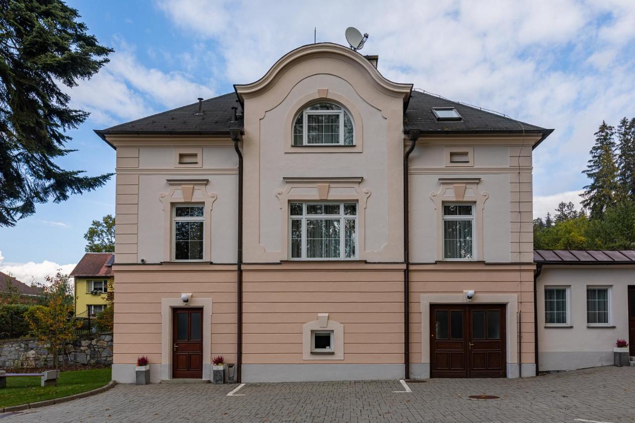 Wellness & Spa Hotel Villa Regenhart Jeseník Kültér fotó