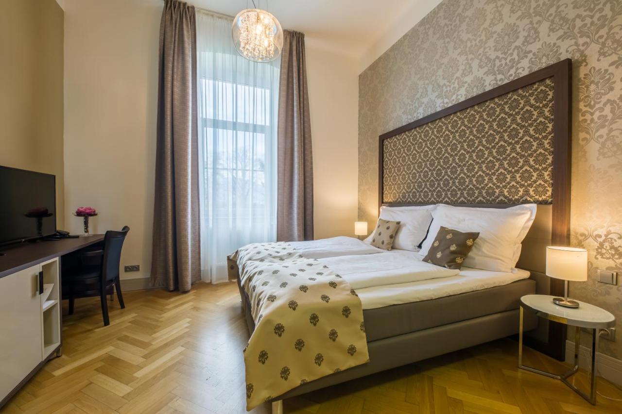 Wellness & Spa Hotel Villa Regenhart Jeseník Kültér fotó