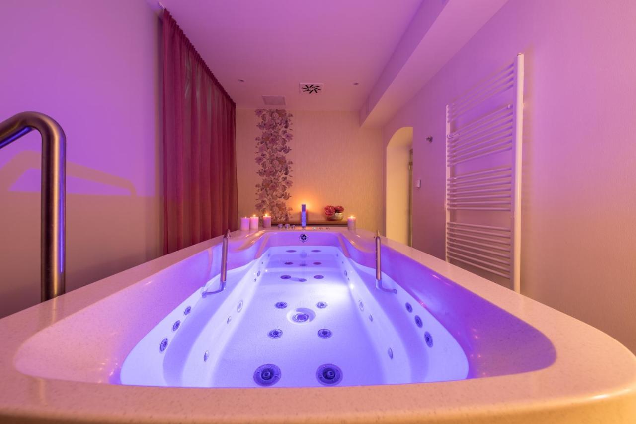 Wellness & Spa Hotel Villa Regenhart Jeseník Kültér fotó
